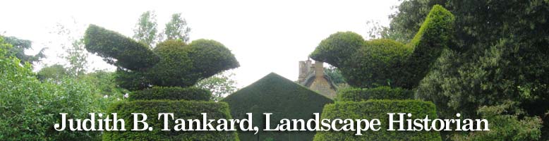 Hidcote topiary of two birds